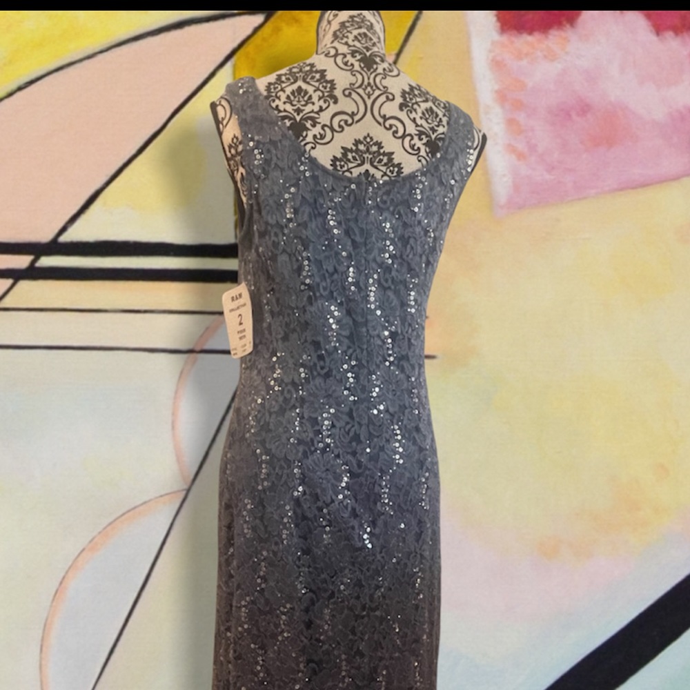 Beautiful women’s dress, size 12 - Picture 4 of 11